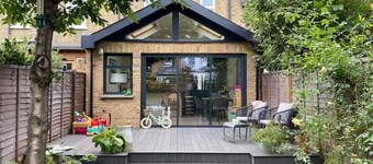 Wimbledon Gem: Charming House with a Garden