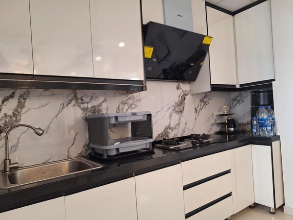 Microondas, placa de cocina