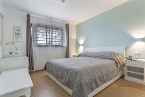 2 bedrooms, iron/ironing board, WiFi, bed sheets - Marvin Home in Corralejo: Renovated Apartment with Garden View (Corralejo)