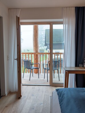 Habitación doble clásica, balcón | Vista del balcón