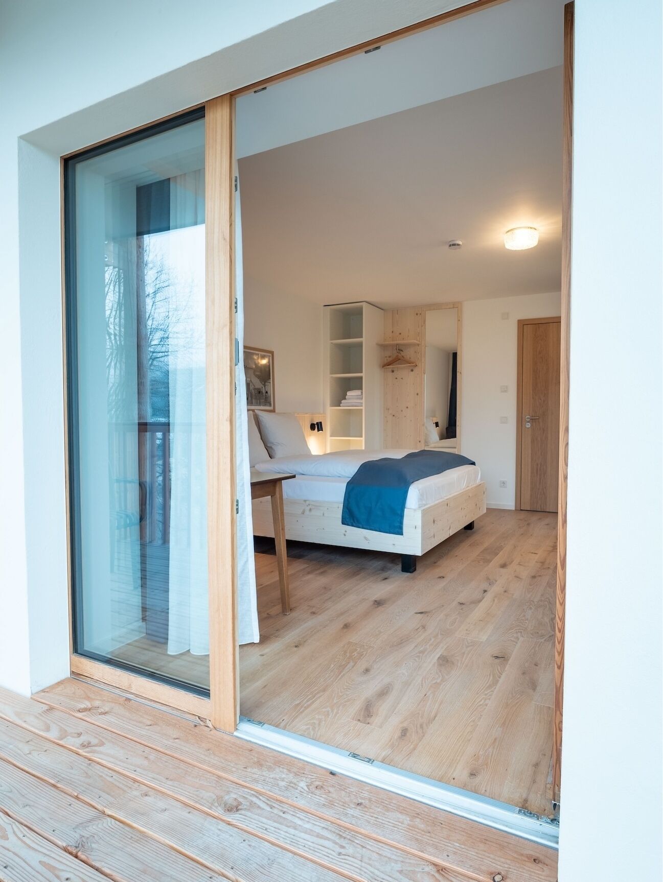 Blackout curtains, free WiFi