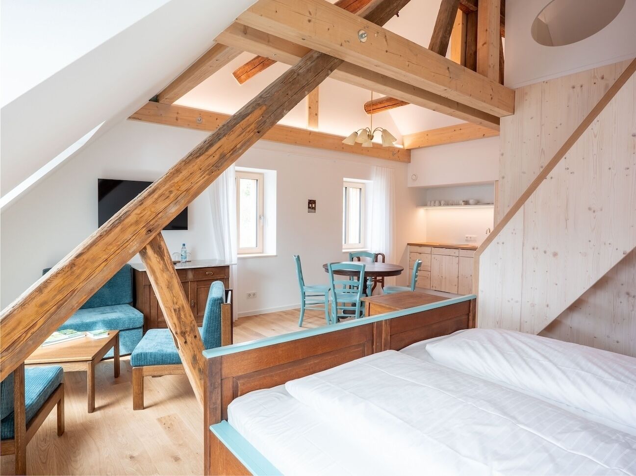 Design studio suite | Hypoallergeen beddengoed, verduisterende gordijnen, geluiddichte muren