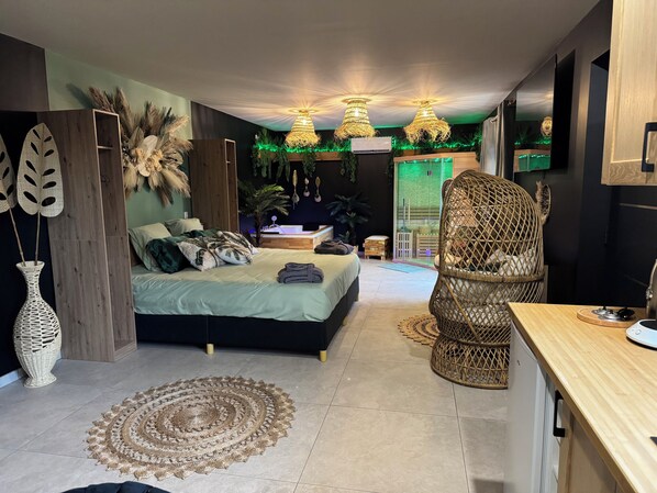 1 dormitori i roba de llit