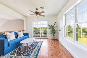 House | Internet - Huge HV Retreat Pool spa Home Theater gym (Pleasant Valley)