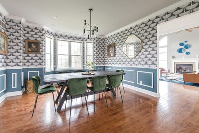 Huge HV Retreat Pool spa Home Theater gym