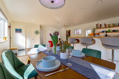 Designer Rtrt w Hot Tub nr Sking