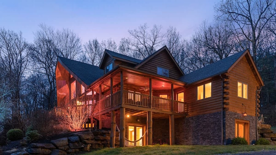 Luxury Private Estate w Pool Near Rhinebeck