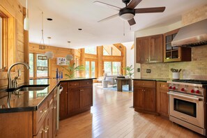 House - Luxury Private Estate w Pool Near Rhinebeck (Red Hook)
