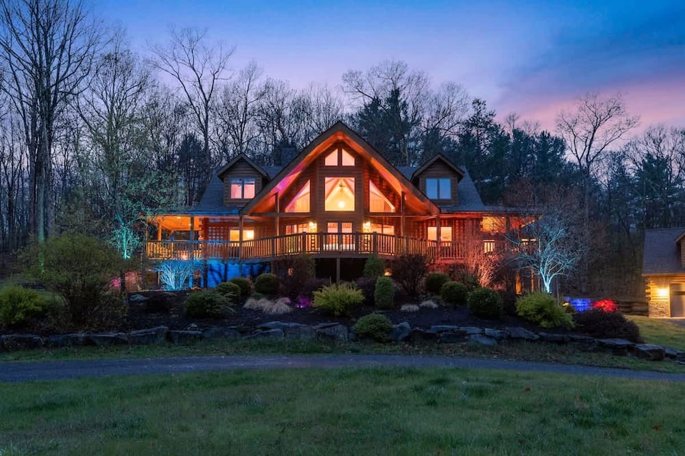 Luxury Private Estate w Pool Near Rhinebeck - Bangall, NY