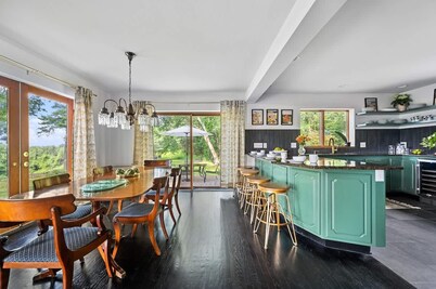 Catskill Estate w Epic Views hot tub