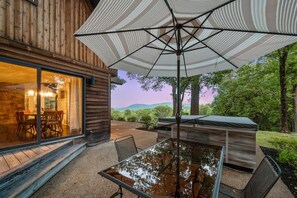 House | 5 bedrooms, desk, Internet - Catskill Estate w Epic Views hot tub (Kingston)