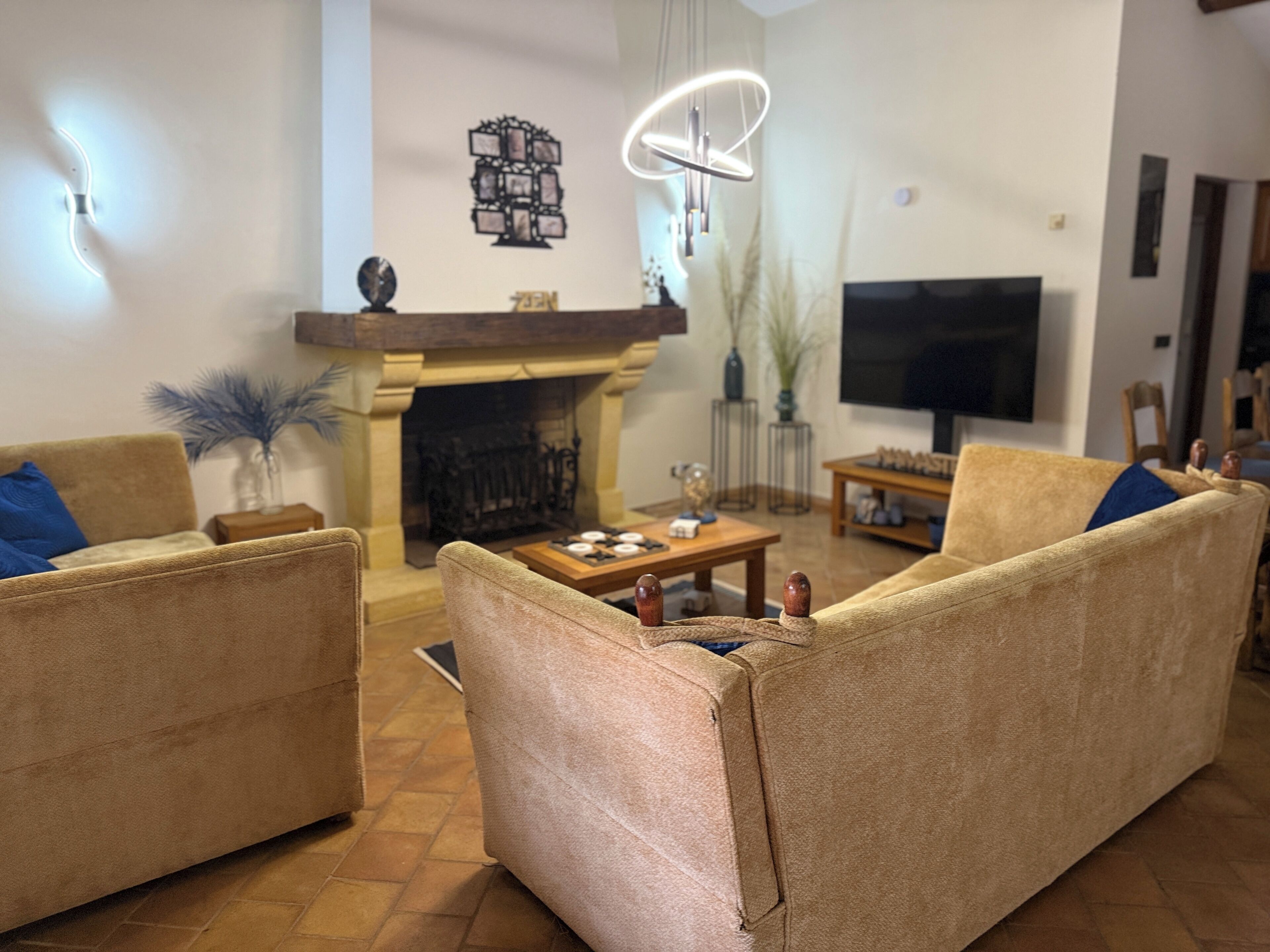 Smart-TV, peis og bordtennis