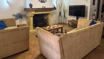 Smart-TV, peis og bordtennis