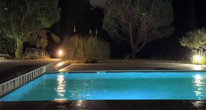 Beautiful 3-bedroom villa with swimming pool and tennis court