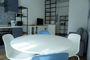 Apartment | Desk, Internet
