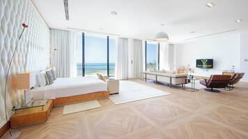 Premium bedding, iron/ironing board, free WiFi, bed sheets