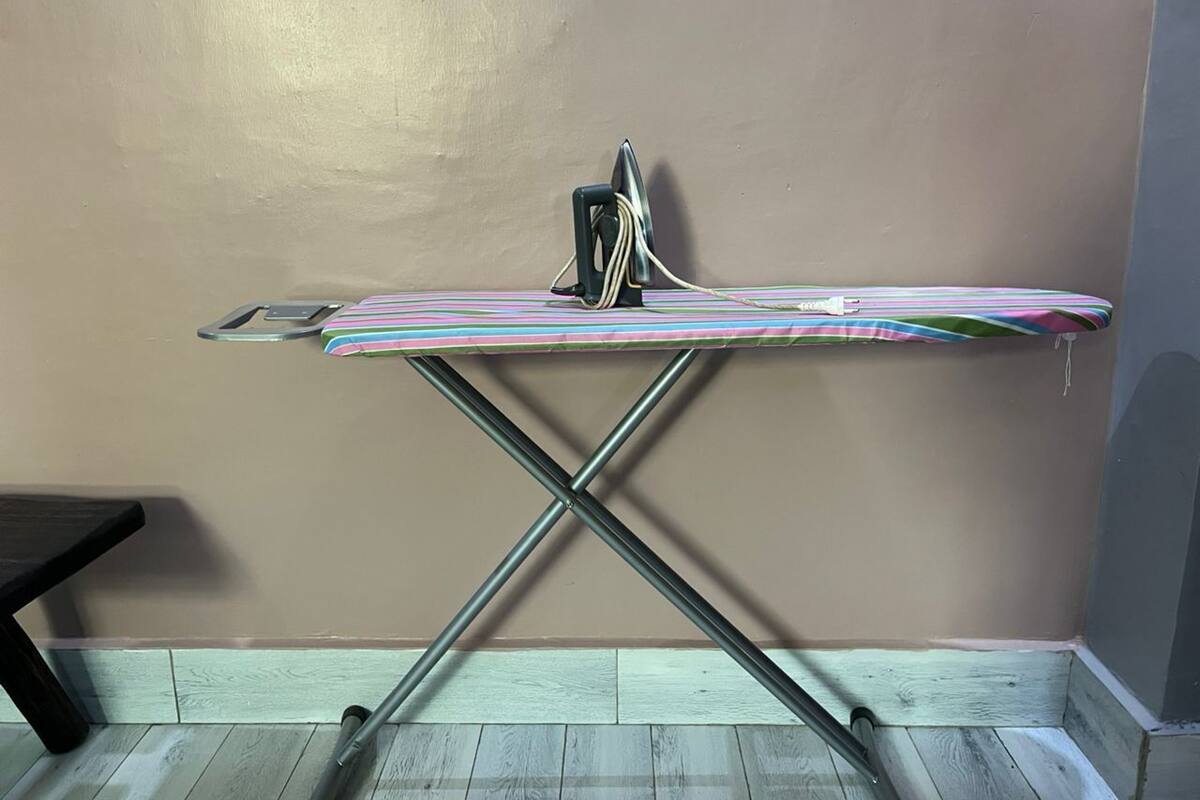 Basic Single Room | Iron/ironing board