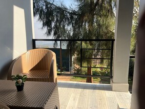 Habitación Deluxe doble | Terraza o patio