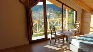 Comfort-kattohuoneisto | Työpöytä