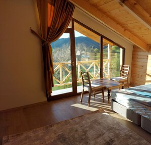 Comfort Double Room | Meja 