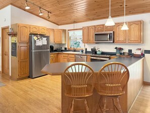 Private kitchen - Gavel Pines in Old Forge, NY (Old Forge)