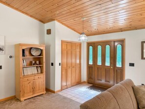 Living area - Gavel Pines in Old Forge, NY (Old Forge)