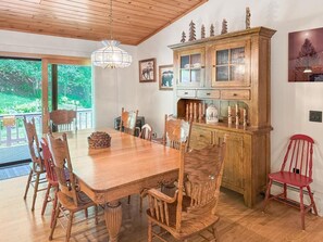 Dining - Gavel Pines in Old Forge, NY (Old Forge)