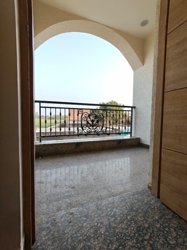 Premium Room, Balcony, City View | Balcony