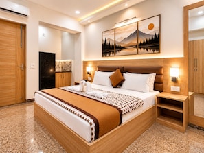 Habitación Premium, balcón, vistas a la ciudad | Escritorio y espacio para trabajar con un portátil