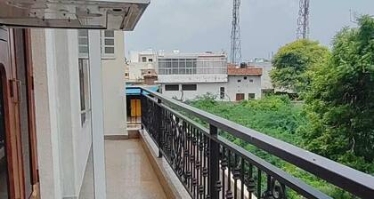 Hotel Devi Ram Atithi Bhawan Vrindavan By HRG