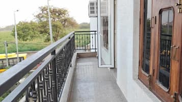 Premium Room, Balcony, City View | Balcony