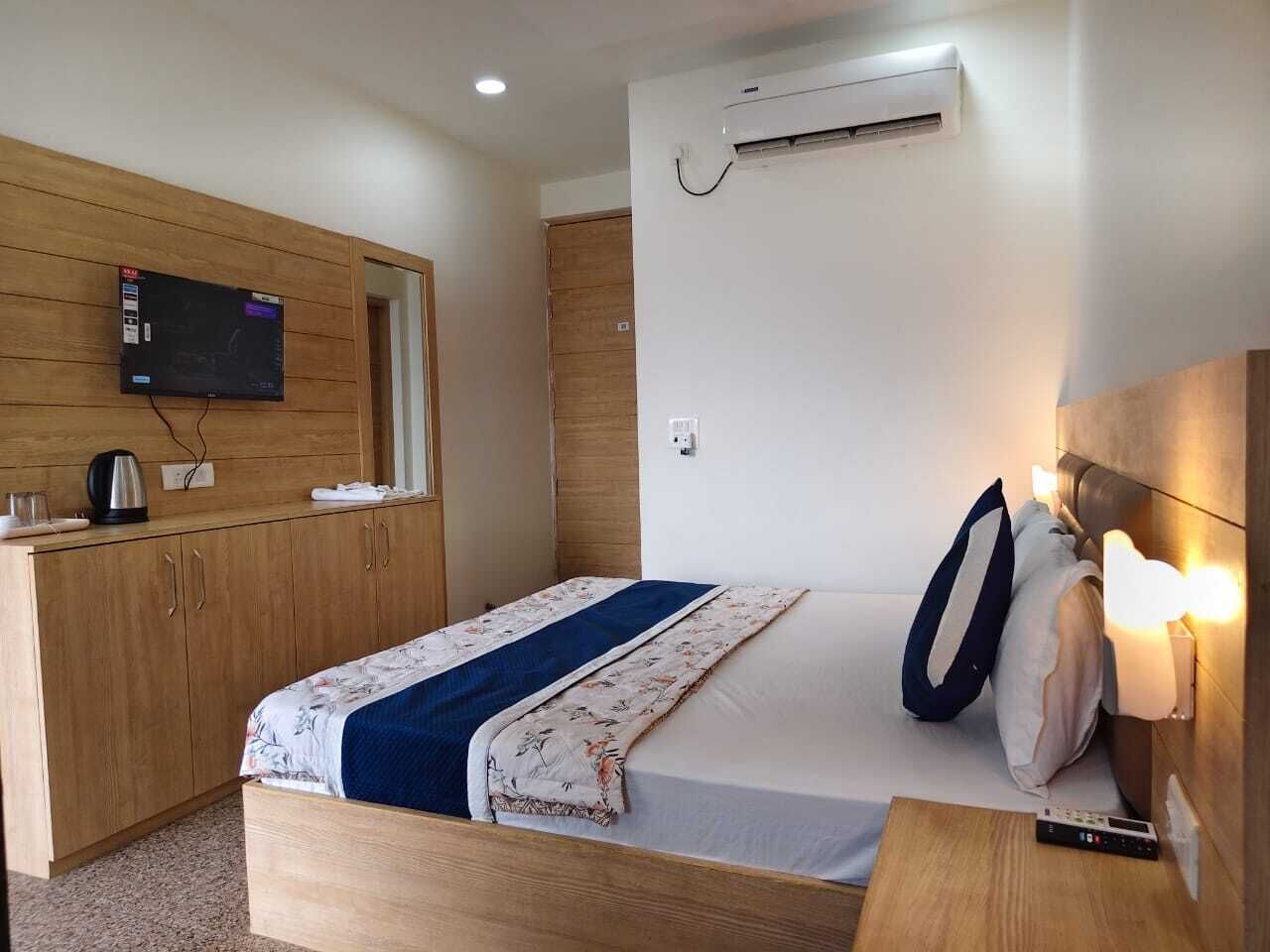 Rom – deluxe | Skrivebord og skrivebord for bærbar PC