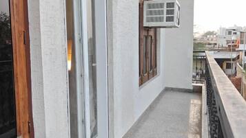 Premium Room, Balcony, City View | Balcony