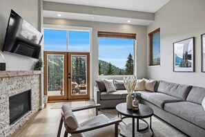 TV - Modern Open Concept 3 Bedroom Townhome with Large Private Hot Tub, Prime Ski-In/Out Access and Sun Peaks Best Views (Sun Peaks)