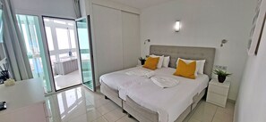 2 camere, una scrivania, ferro/asse da stiro, culla da viaggio