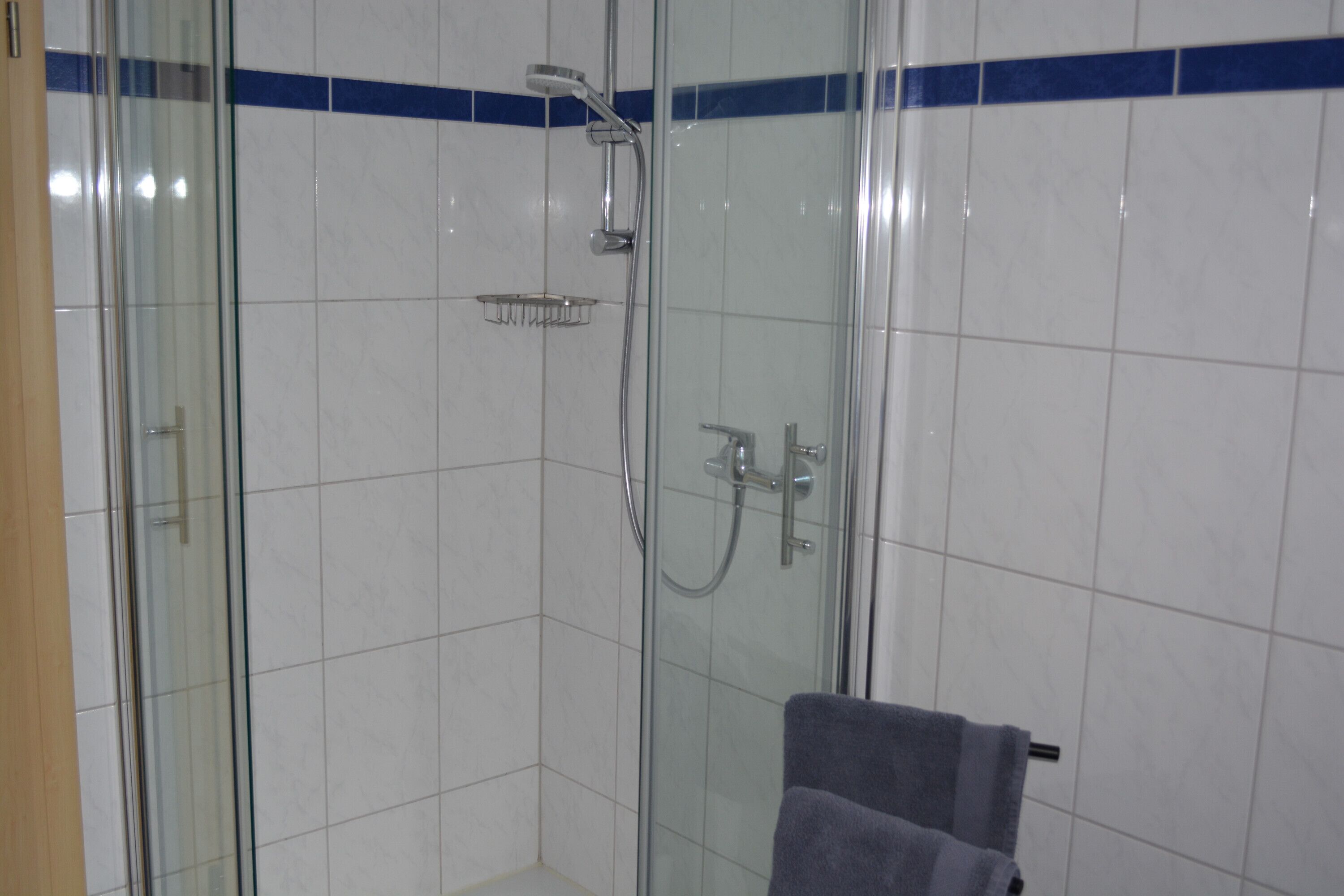 Dusch, hårtork och handdukar