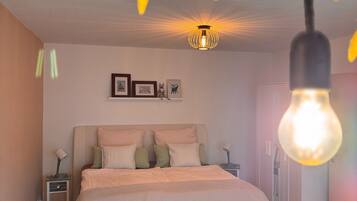 1 bedroom, WiFi, bed sheets, wheelchair access