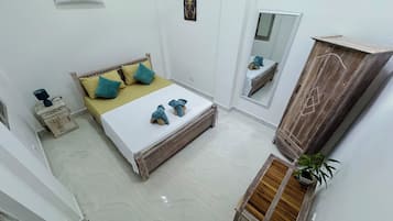 Desk, free WiFi, bed sheets