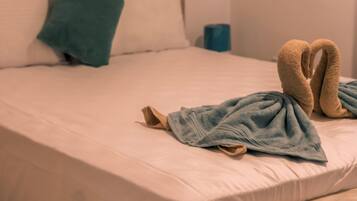 Escrivaninha, Wi-Fi de cortesia, roupa de cama