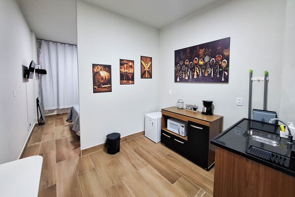 Apartment | Verdunkelungsvorhänge, Bügeleisen/Bügelbrett, kostenloses WLAN