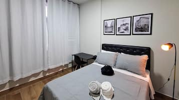 Rideaux occultants, fer et planche à repasser, Wi-Fi gratuit