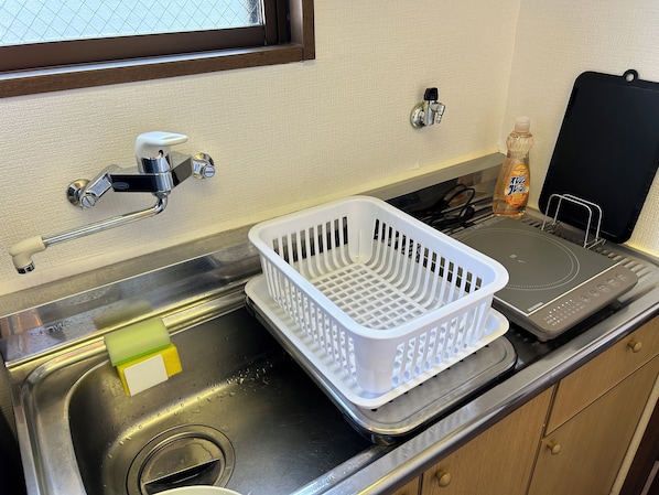 Family Apartment, Non Smoking, Balcony (402) | Private kitchen | Full-size fridge, microwave, stovetop, rice cooker