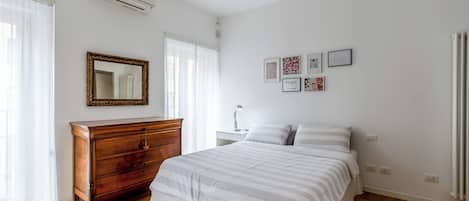 2 chambres, fer et planche Ă repasser, Wi-Fi, draps fournis