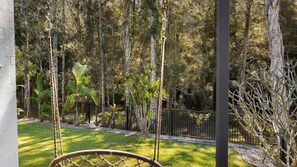 Property grounds - A Tranquil Bushland Escape Near the Beach (Hyland Park)