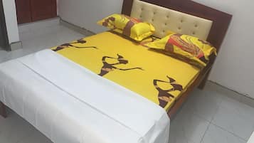 2 habitaciones, tabla de planchar con plancha, wifi y ropa de cama