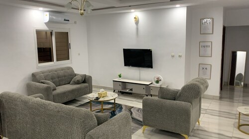 Spacious 3-room apartment with terraces - Peace & comfort in Bingerville