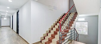 Super Townhouse The Royal Retreat