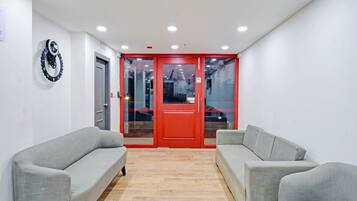 Rumah | Resepsionis