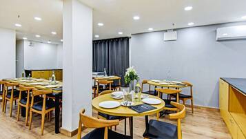 House | Dining