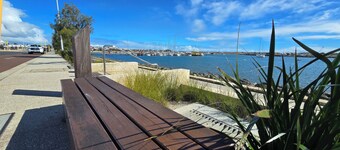  Stylish 2 Bedroom, 2 bathroom apartment with beach views